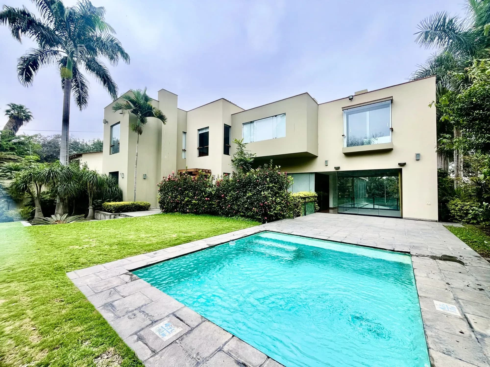 Casa con piscina y jardín en La Molina
