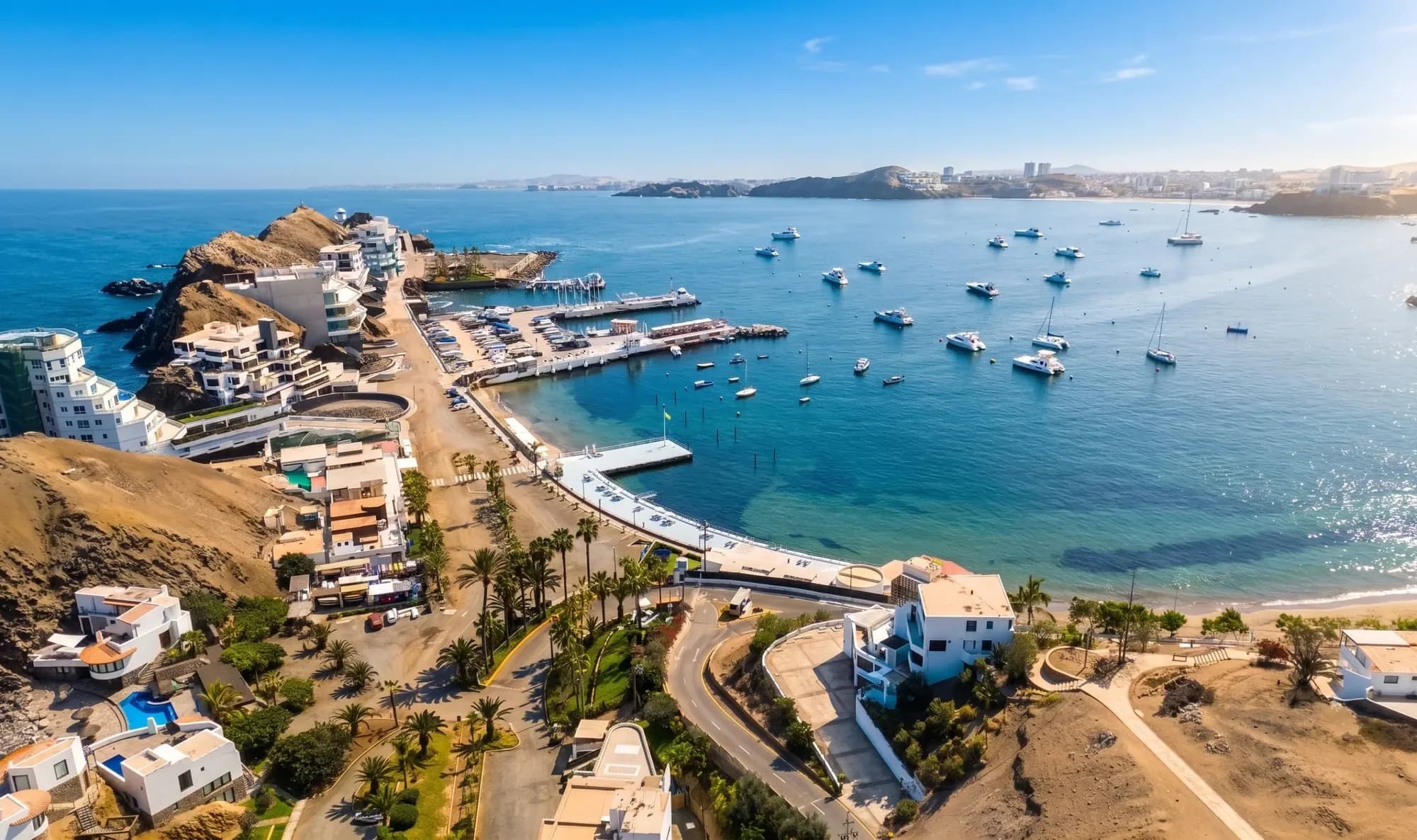 Santa María del Mar, al sur de Lima